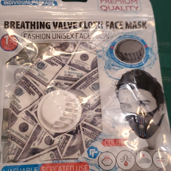 Nwt breathing valve cloth face mask - Picture 1 of 2